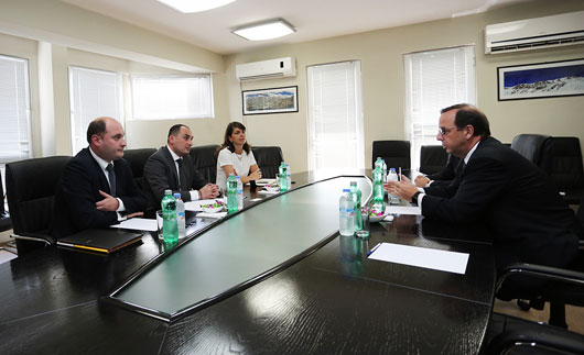 დიმიტრი ქუმსიშვილი იტალიის ელჩს ანტონიო ენრიკო ბარტოლის შეხვდა